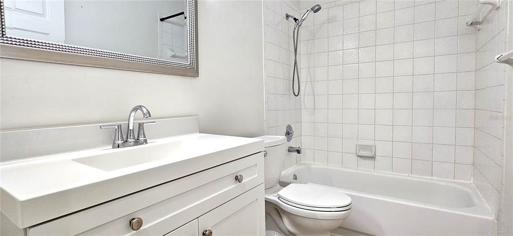 出租: $2,350 (3 贝兹, 2 浴室, 1350 平方英尺)