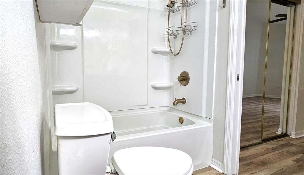 出租: $2,350 (3 贝兹, 2 浴室, 1350 平方英尺)