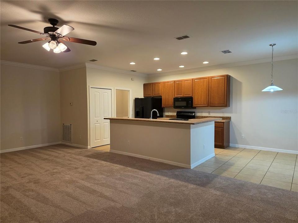 出租: $2,200 (3 贝兹, 2 浴室, 1614 平方英尺)