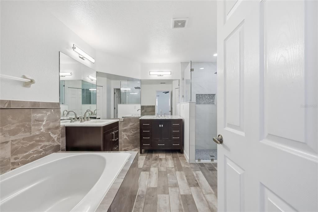 For Sale: $335,000 (3 beds, 2 baths, 1614 Square Feet)