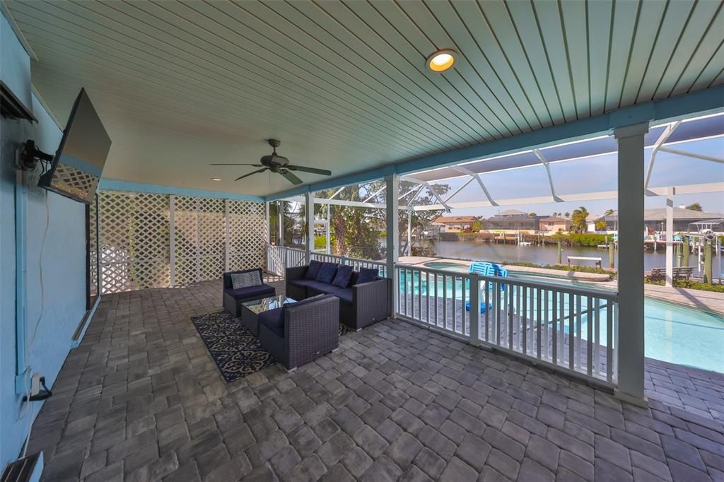 For Rent: $4,300 (4 beds, 2 baths, 1700 Square Feet)