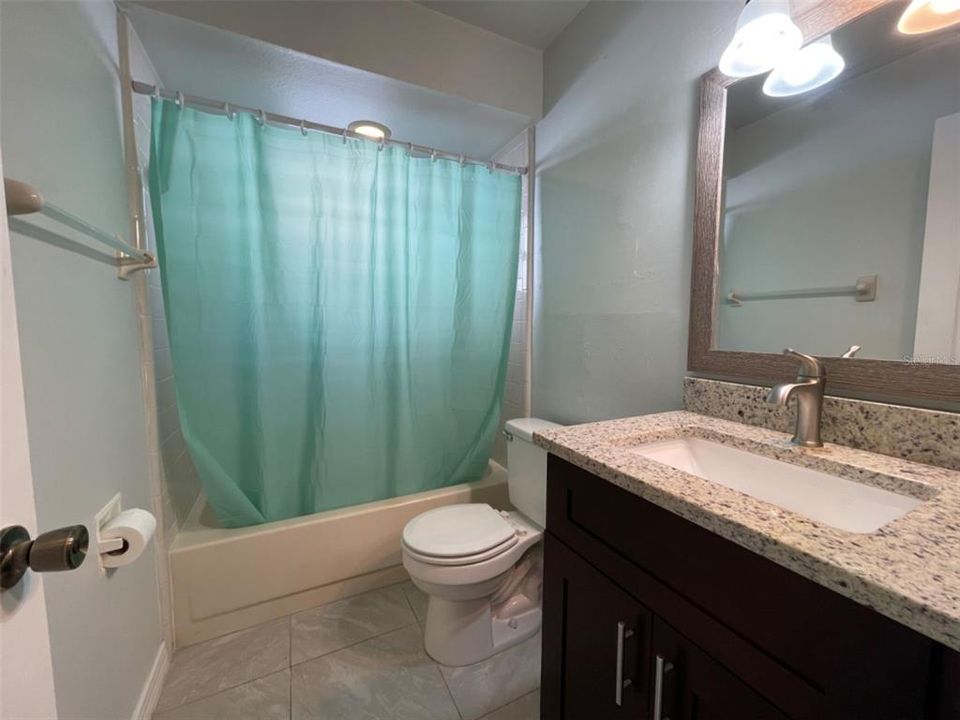 出租: $1,500 (2 贝兹, 2 浴室, 1051 平方英尺)