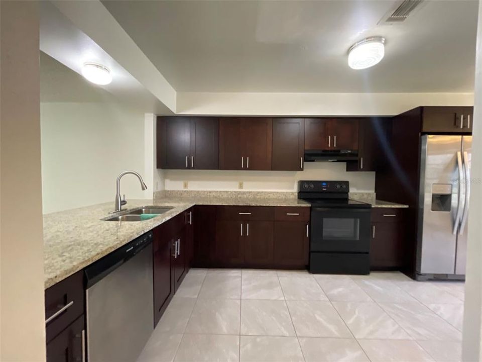 出租: $1,500 (2 贝兹, 2 浴室, 1051 平方英尺)