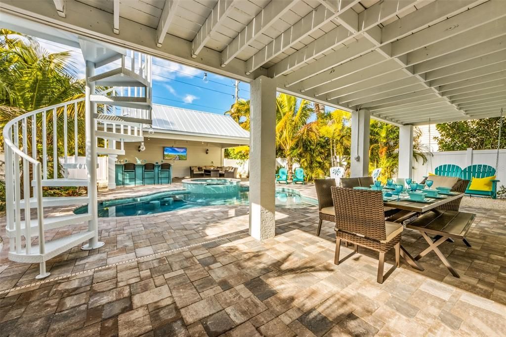 For Sale: $2,995,000 (4 beds, 3 baths, 2225 Square Feet)