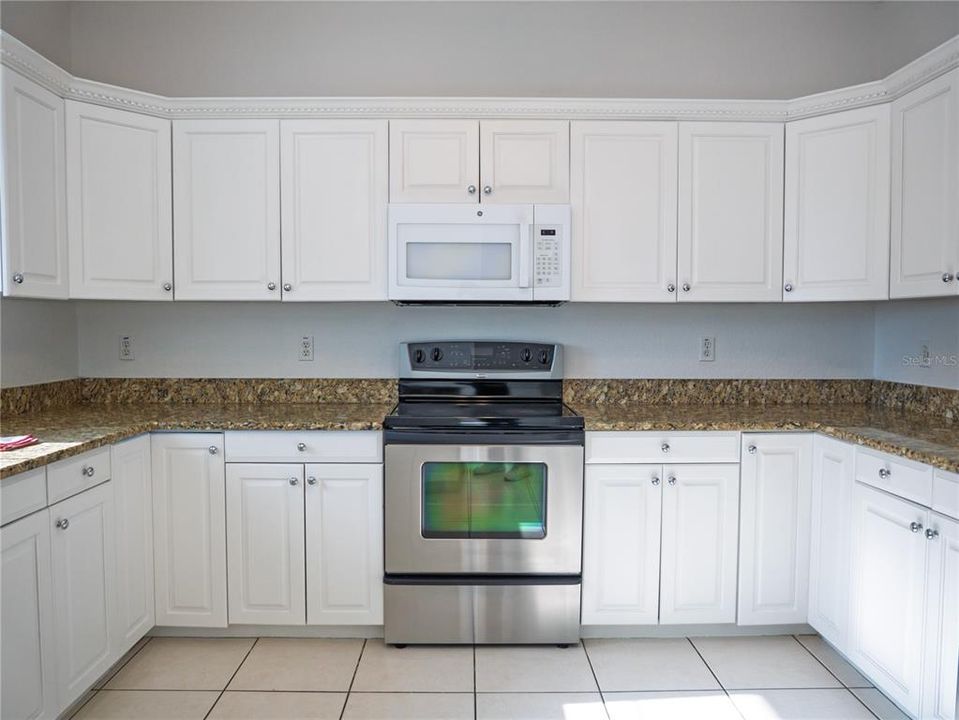 待售: $697,000 (4 贝兹, 3 浴室, 2055 平方英尺)