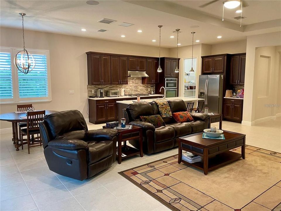 待售: $739,000 (3 贝兹, 2 浴室, 2092 平方英尺)