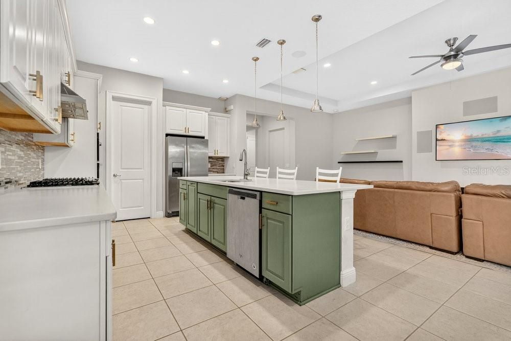 For Sale: $739,000 (3 beds, 2 baths, 2092 Square Feet)