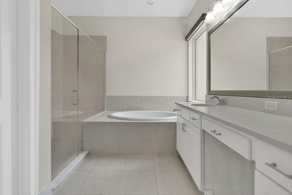 For Sale: $739,000 (3 beds, 2 baths, 2092 Square Feet)