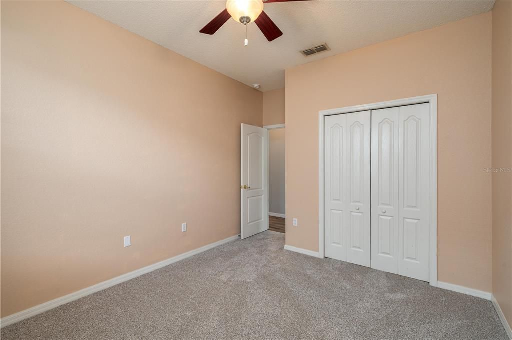 На продажу: $339,000 (4 спален, 2 ванн, 2038 Квадратных фут)