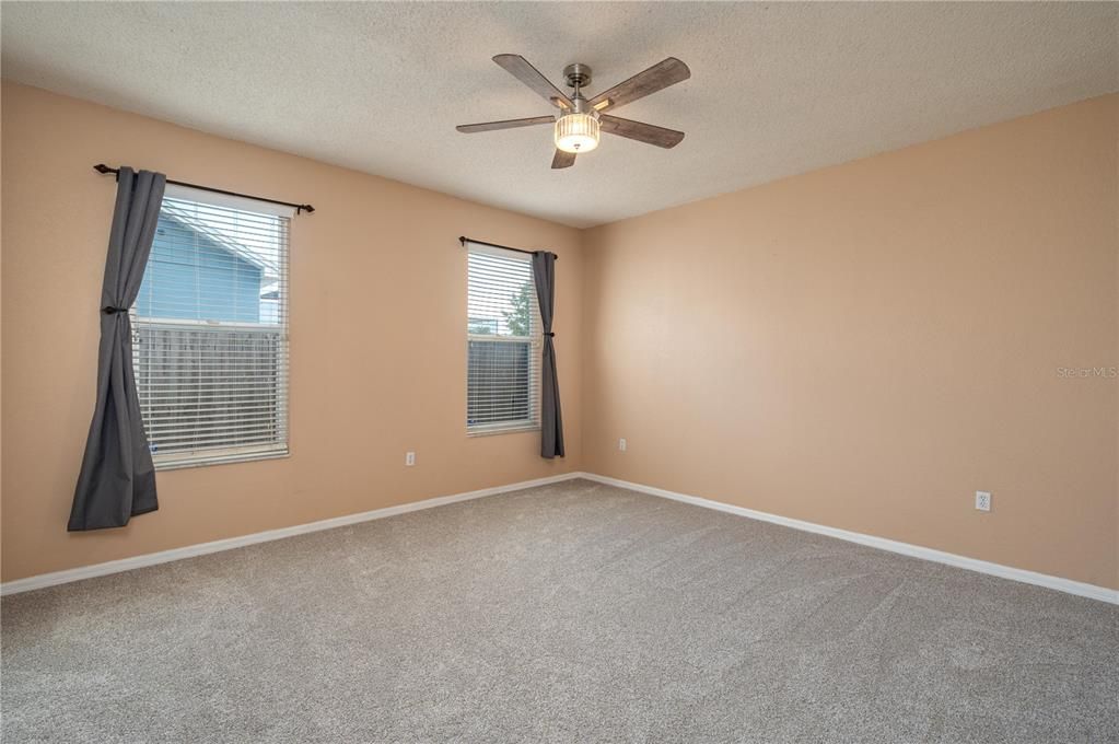 На продажу: $339,000 (4 спален, 2 ванн, 2038 Квадратных фут)