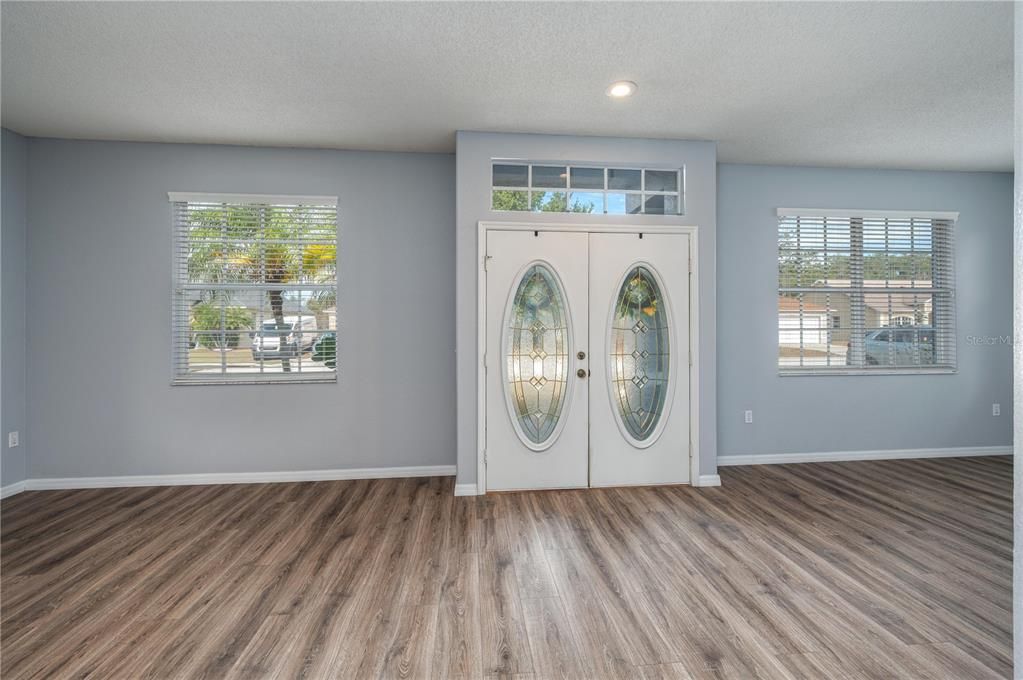 На продажу: $339,000 (4 спален, 2 ванн, 2038 Квадратных фут)