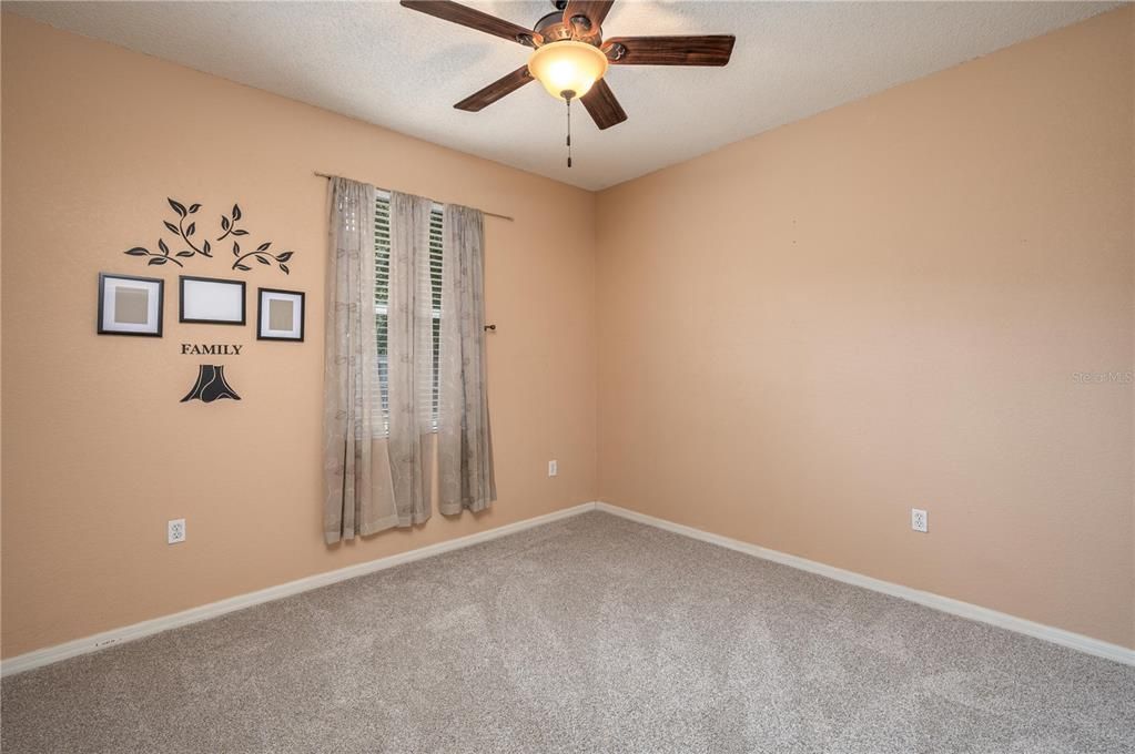 На продажу: $339,000 (4 спален, 2 ванн, 2038 Квадратных фут)