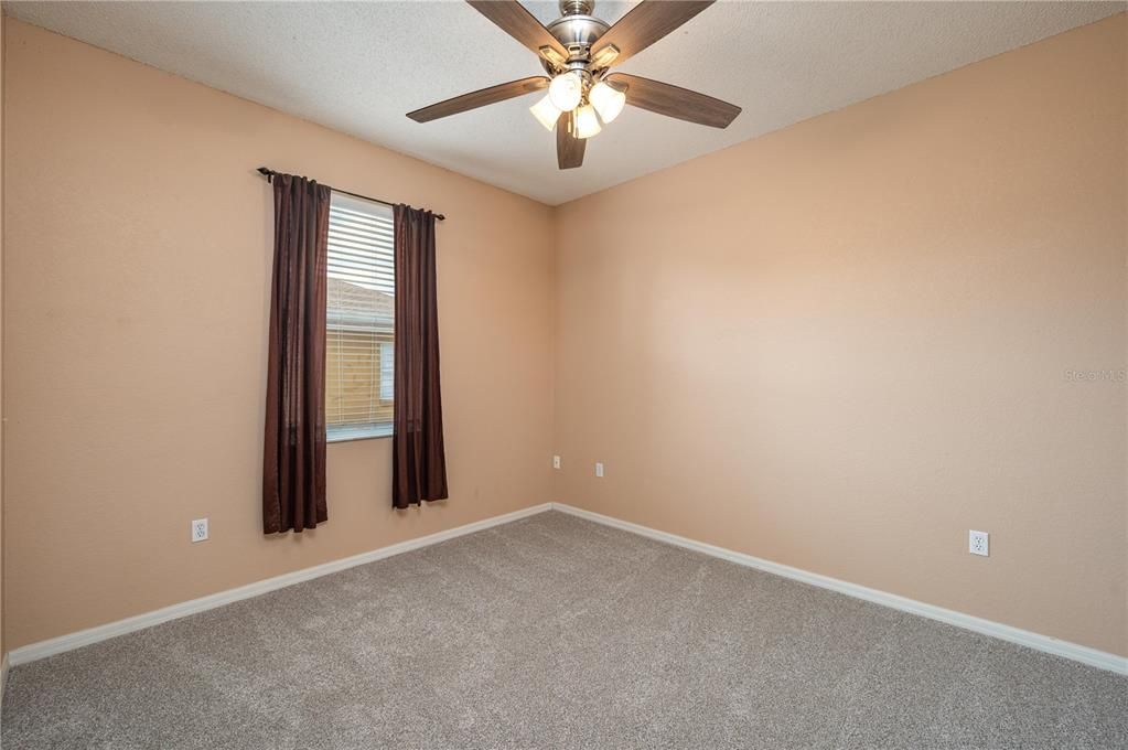 На продажу: $339,000 (4 спален, 2 ванн, 2038 Квадратных фут)