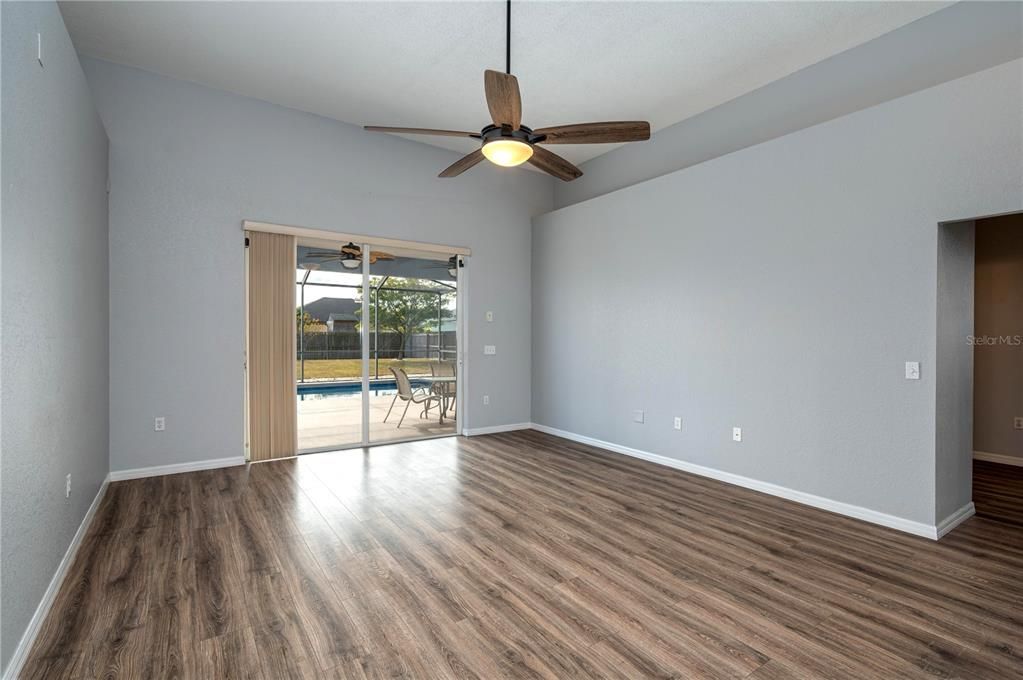 На продажу: $339,000 (4 спален, 2 ванн, 2038 Квадратных фут)