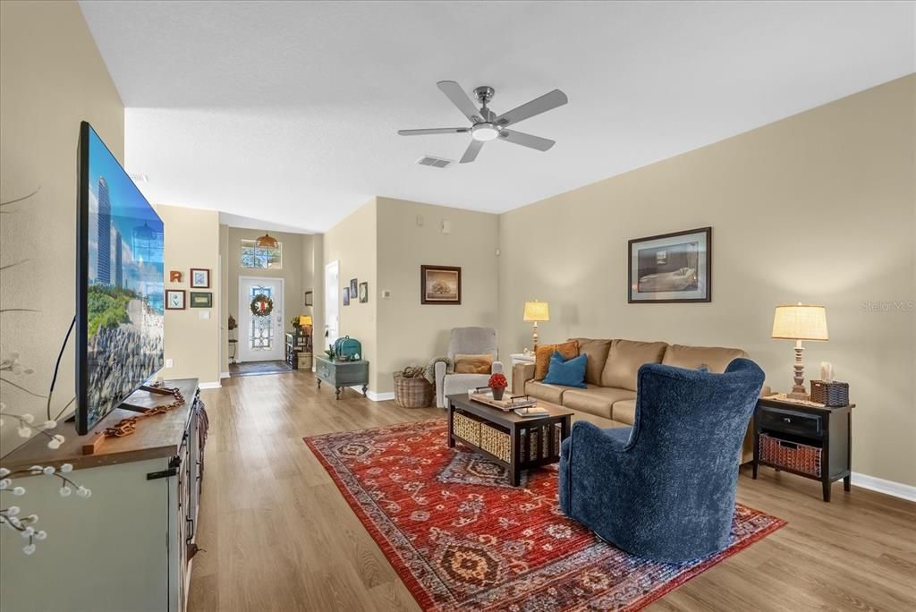 En Venta: $389,900 (3 camas, 2 baños, 1672 Pies cuadrados)