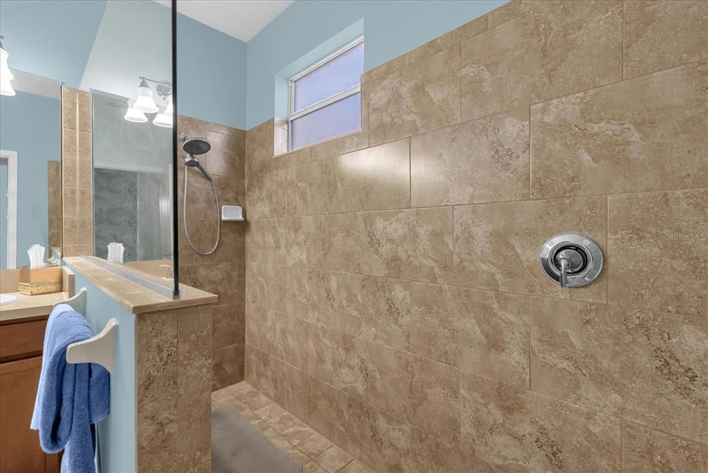 En Venta: $389,900 (3 camas, 2 baños, 1672 Pies cuadrados)