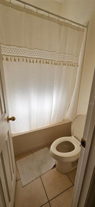 For Rent: $2,400 (3 beds, 2 baths, 2533 Square Feet)