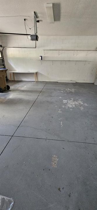 For Rent: $2,400 (3 beds, 2 baths, 2533 Square Feet)