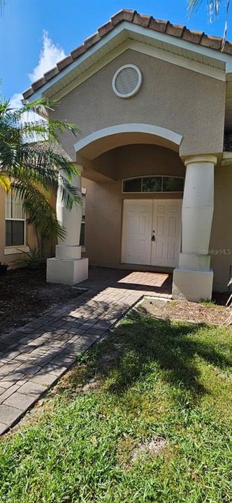 For Rent: $2,400 (3 beds, 2 baths, 2533 Square Feet)