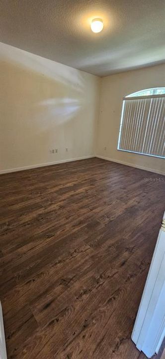 For Rent: $2,400 (3 beds, 2 baths, 2533 Square Feet)