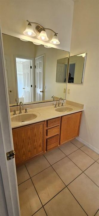 For Rent: $2,400 (3 beds, 2 baths, 2533 Square Feet)