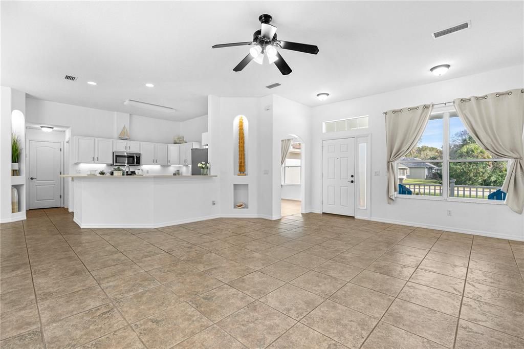 En Venta: $425,000 (3 camas, 2 baños, 1836 Pies cuadrados)