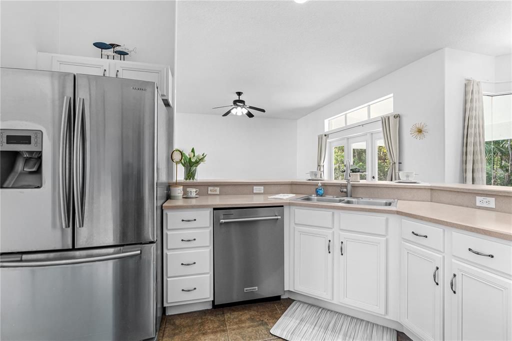 En Venta: $425,000 (3 camas, 2 baños, 1836 Pies cuadrados)