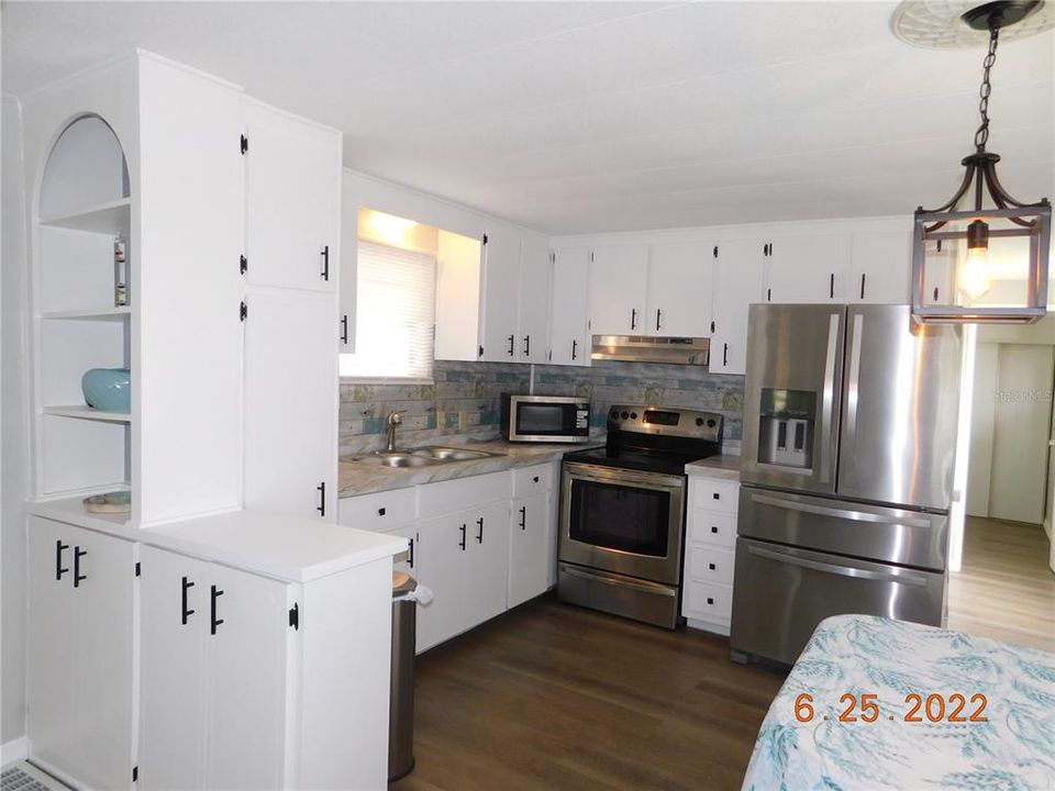 В аренду: $1,300 (2 спален, 1 ванн, 672 Квадратных фут)