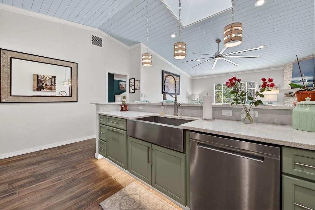 На продажу: $700,000 (3 спален, 2 ванн, 1540 Квадратных фут)