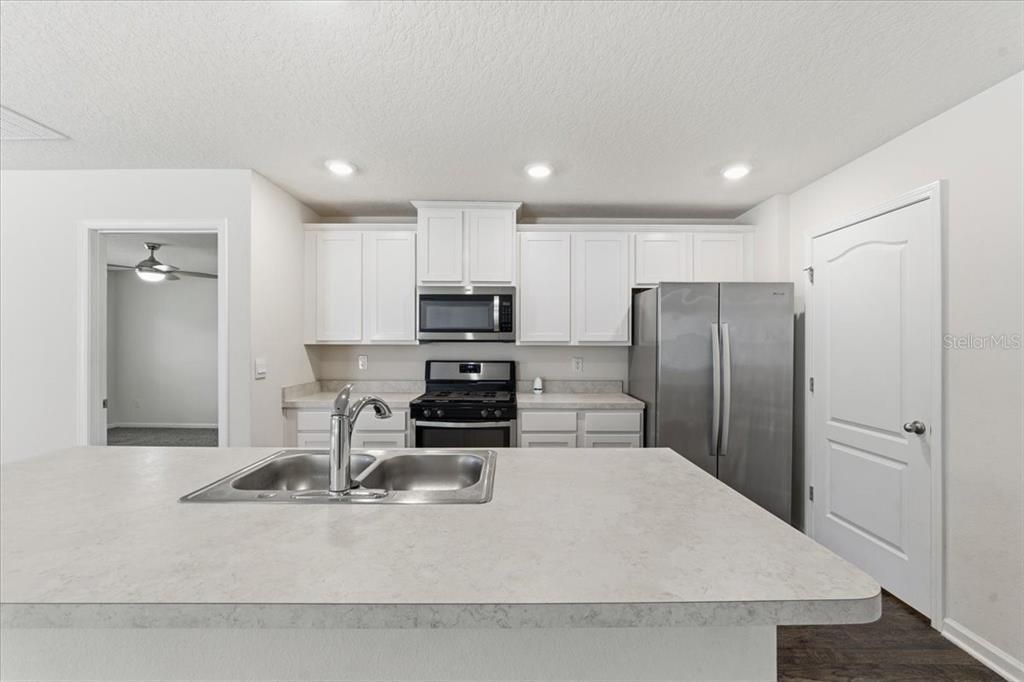 待售: $274,900 (3 贝兹, 2 浴室, 1714 平方英尺)