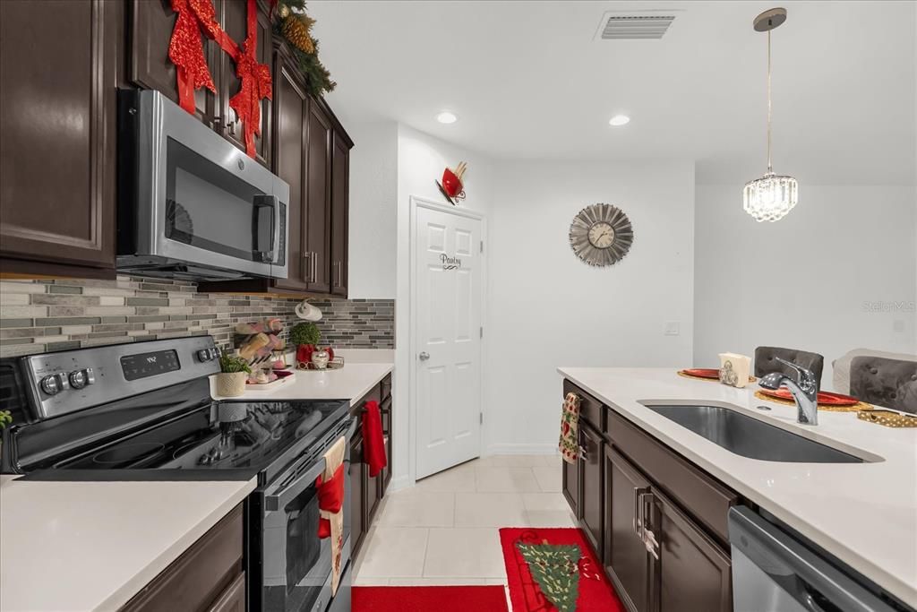 For Sale: $335,000 (4 beds, 2 baths, 1820 Square Feet)