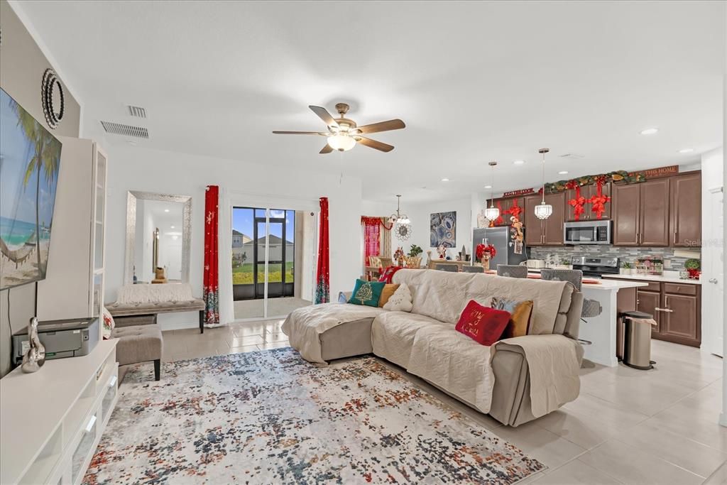 For Sale: $335,000 (4 beds, 2 baths, 1820 Square Feet)