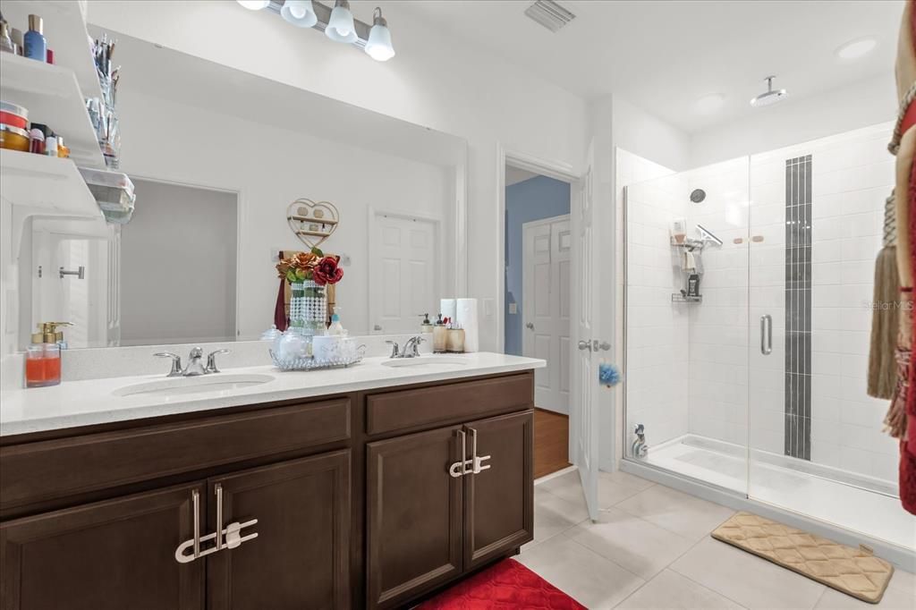 For Sale: $335,000 (4 beds, 2 baths, 1820 Square Feet)