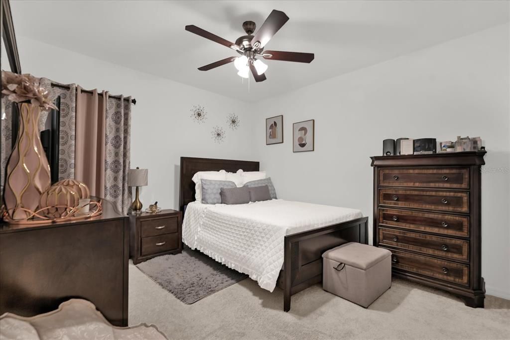 For Sale: $335,000 (4 beds, 2 baths, 1820 Square Feet)