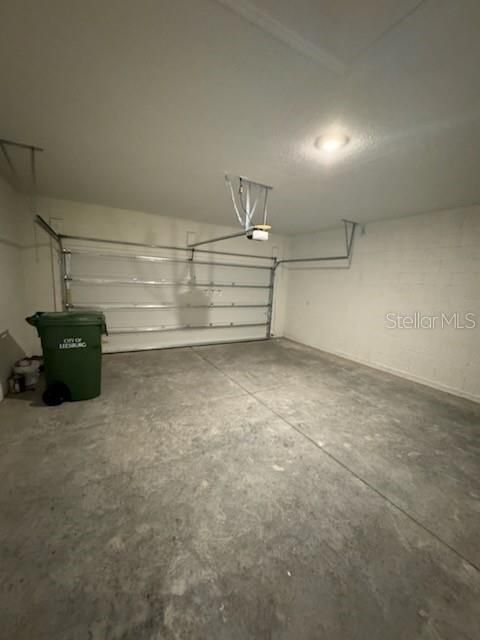 For Rent: $2,500 (4 beds, 2 baths, 1989 Square Feet)