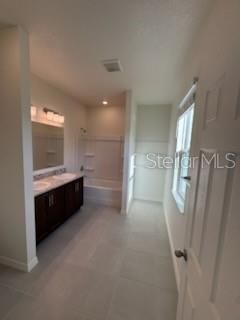 For Rent: $2,500 (4 beds, 2 baths, 1989 Square Feet)
