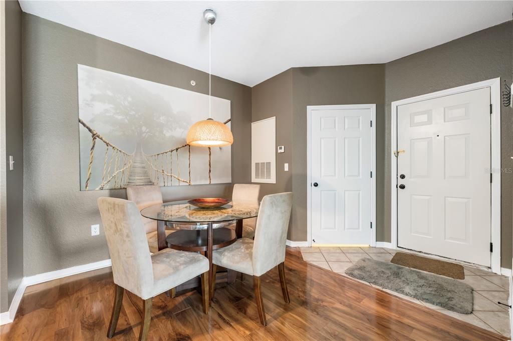 For Rent: $1,800 (2 beds, 2 baths, 1142 Square Feet)