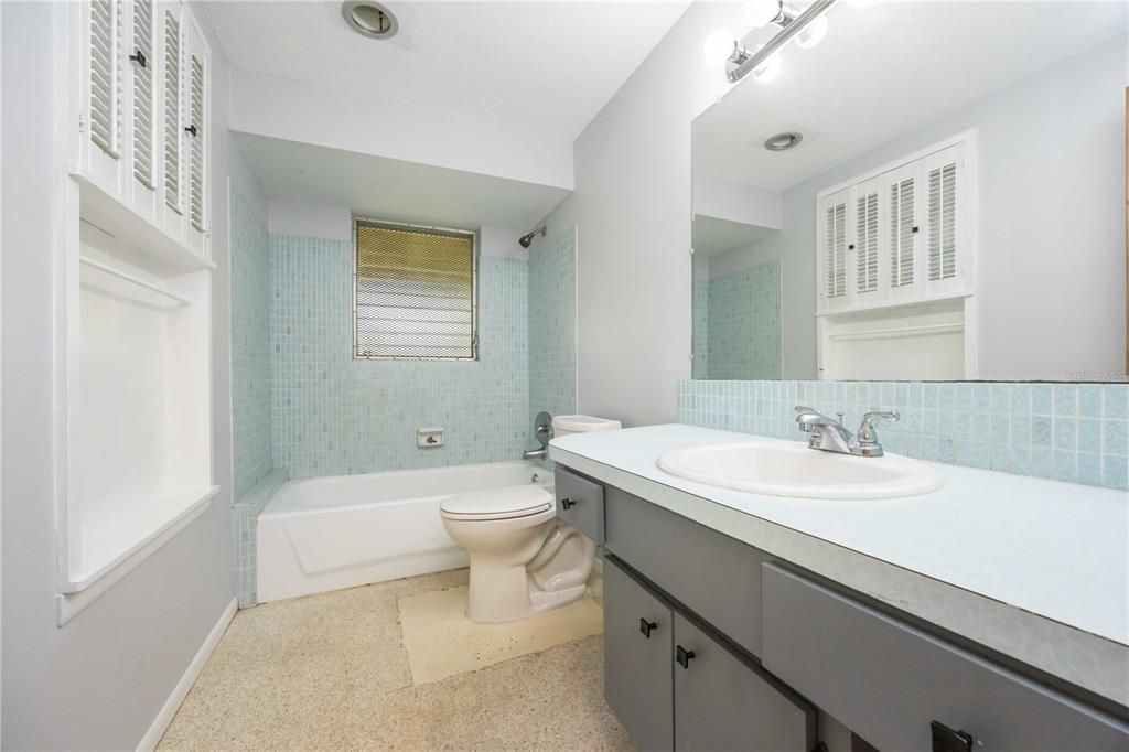 待售: $289,000 (2 贝兹, 2 浴室, 1000 平方英尺)