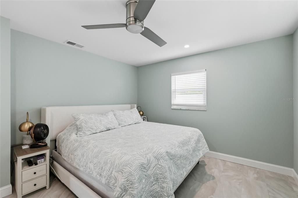 待售: $1,849,000 (2 贝兹, 2 浴室, 1735 平方英尺)