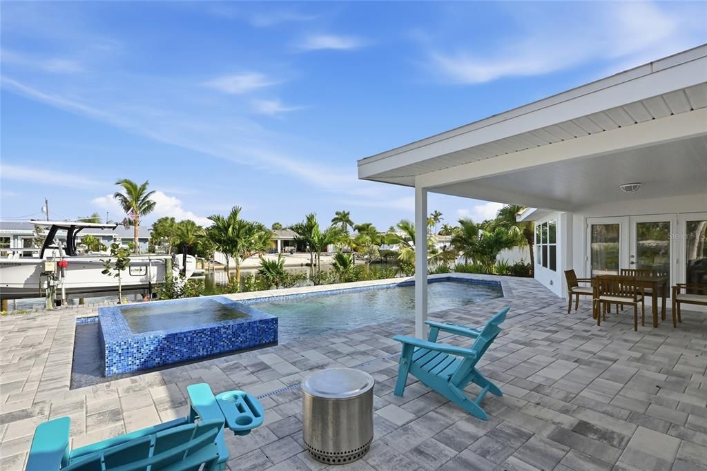 待售: $1,849,000 (2 贝兹, 2 浴室, 1735 平方英尺)