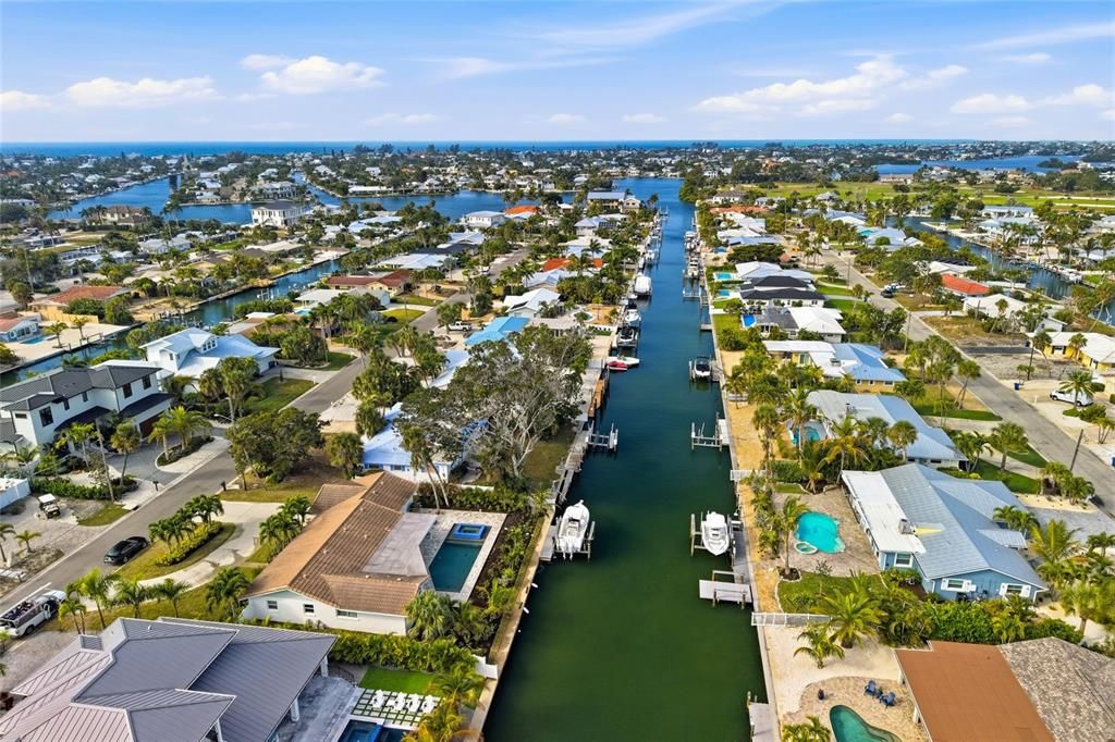 待售: $1,849,000 (2 贝兹, 2 浴室, 1735 平方英尺)