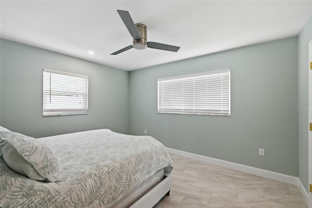 待售: $1,849,000 (2 贝兹, 2 浴室, 1735 平方英尺)