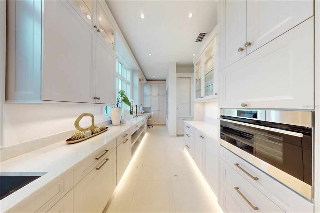 На продажу: $26,000,000 (5 спален, 5 ванн, 10600 Квадратных фут)