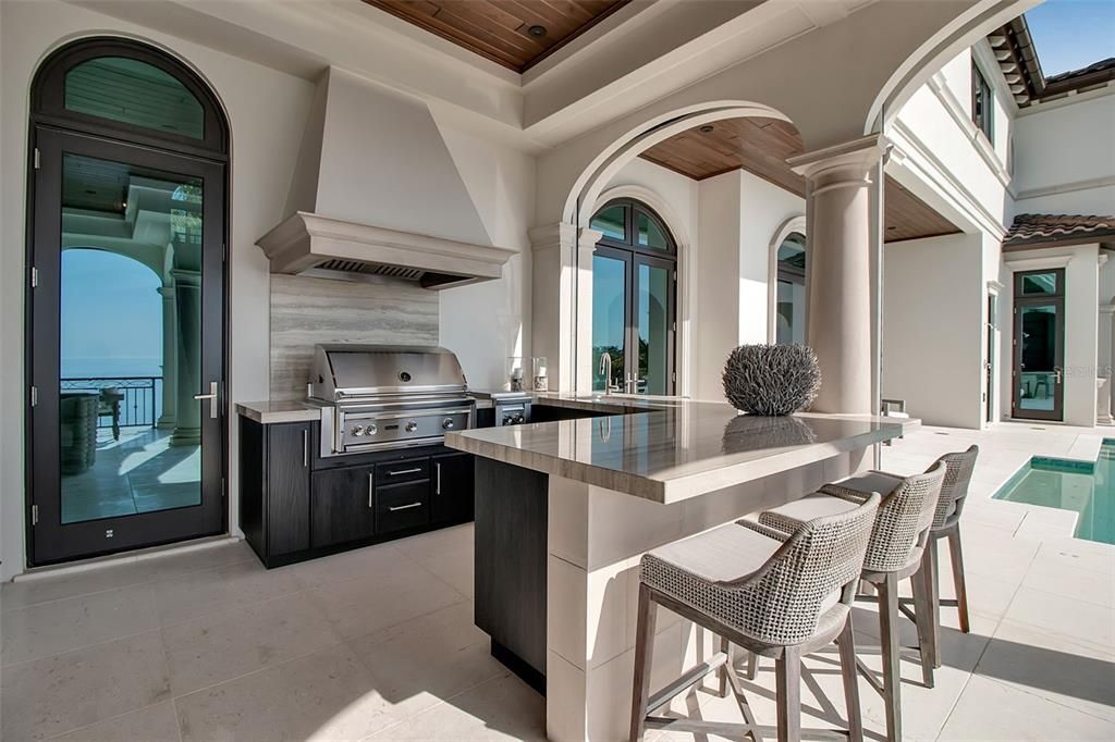 На продажу: $26,000,000 (5 спален, 5 ванн, 10600 Квадратных фут)