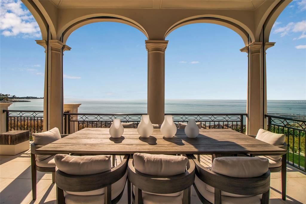 На продажу: $26,000,000 (5 спален, 5 ванн, 10600 Квадратных фут)