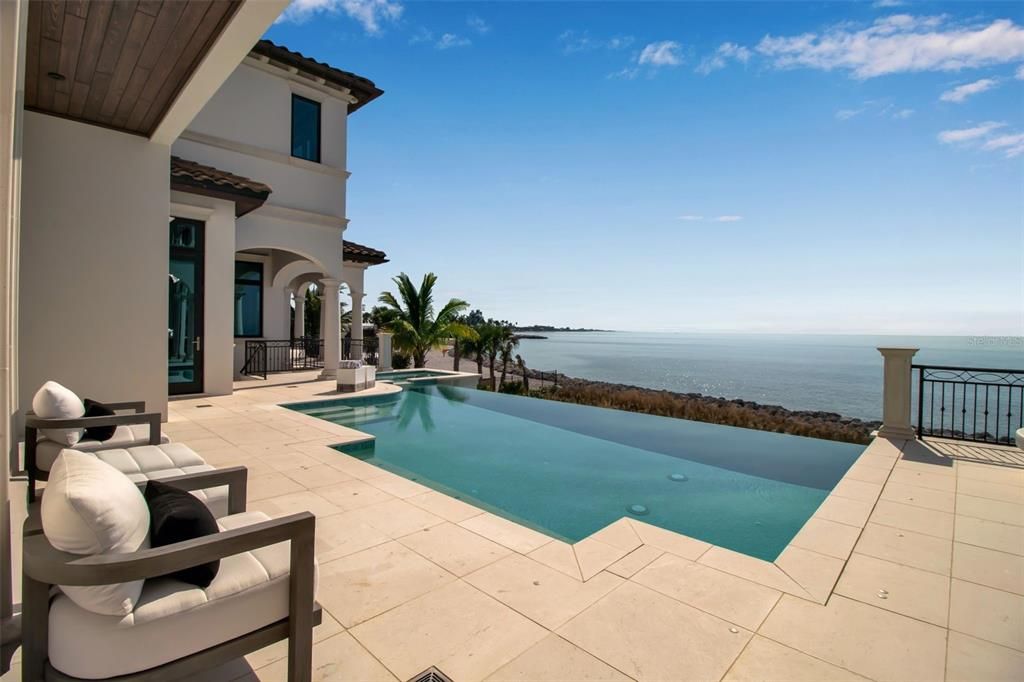 На продажу: $26,000,000 (5 спален, 5 ванн, 10600 Квадратных фут)