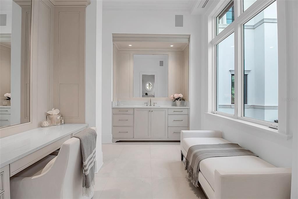 На продажу: $26,000,000 (5 спален, 5 ванн, 10600 Квадратных фут)