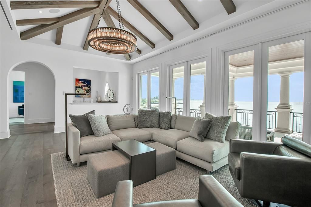 На продажу: $26,000,000 (5 спален, 5 ванн, 10600 Квадратных фут)