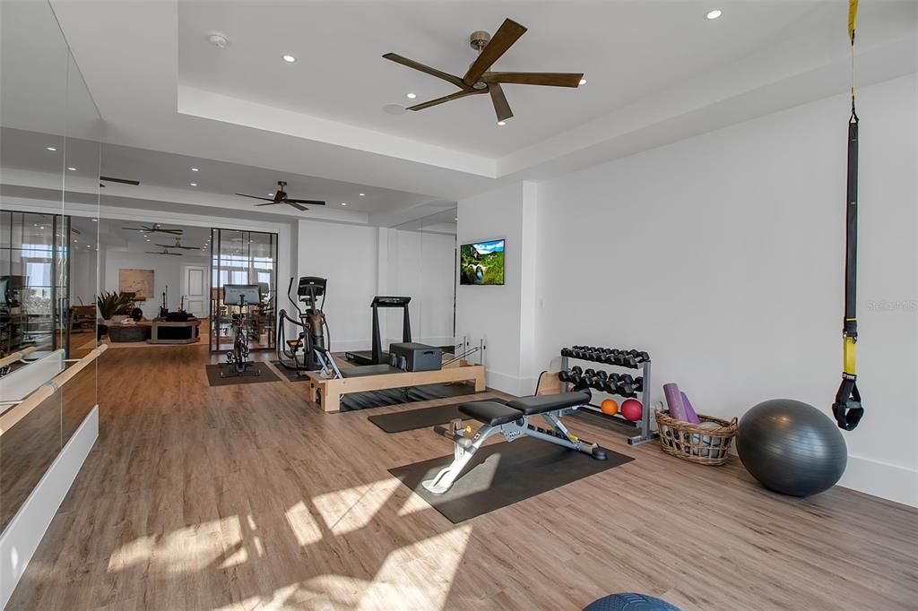 На продажу: $26,000,000 (5 спален, 5 ванн, 10600 Квадратных фут)