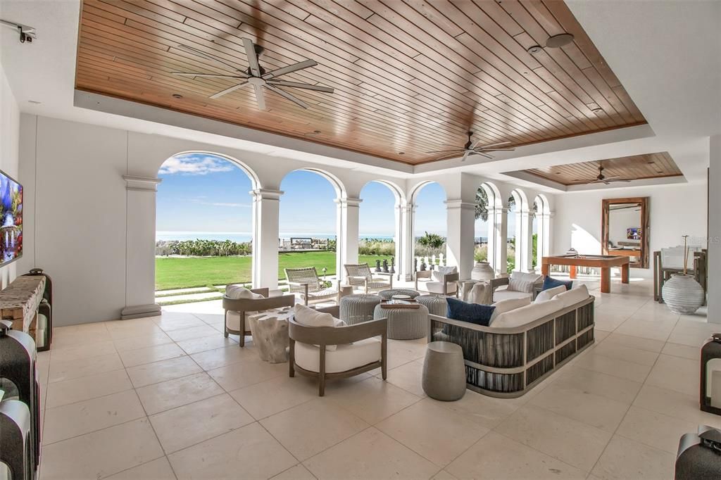 На продажу: $26,000,000 (5 спален, 5 ванн, 10600 Квадратных фут)